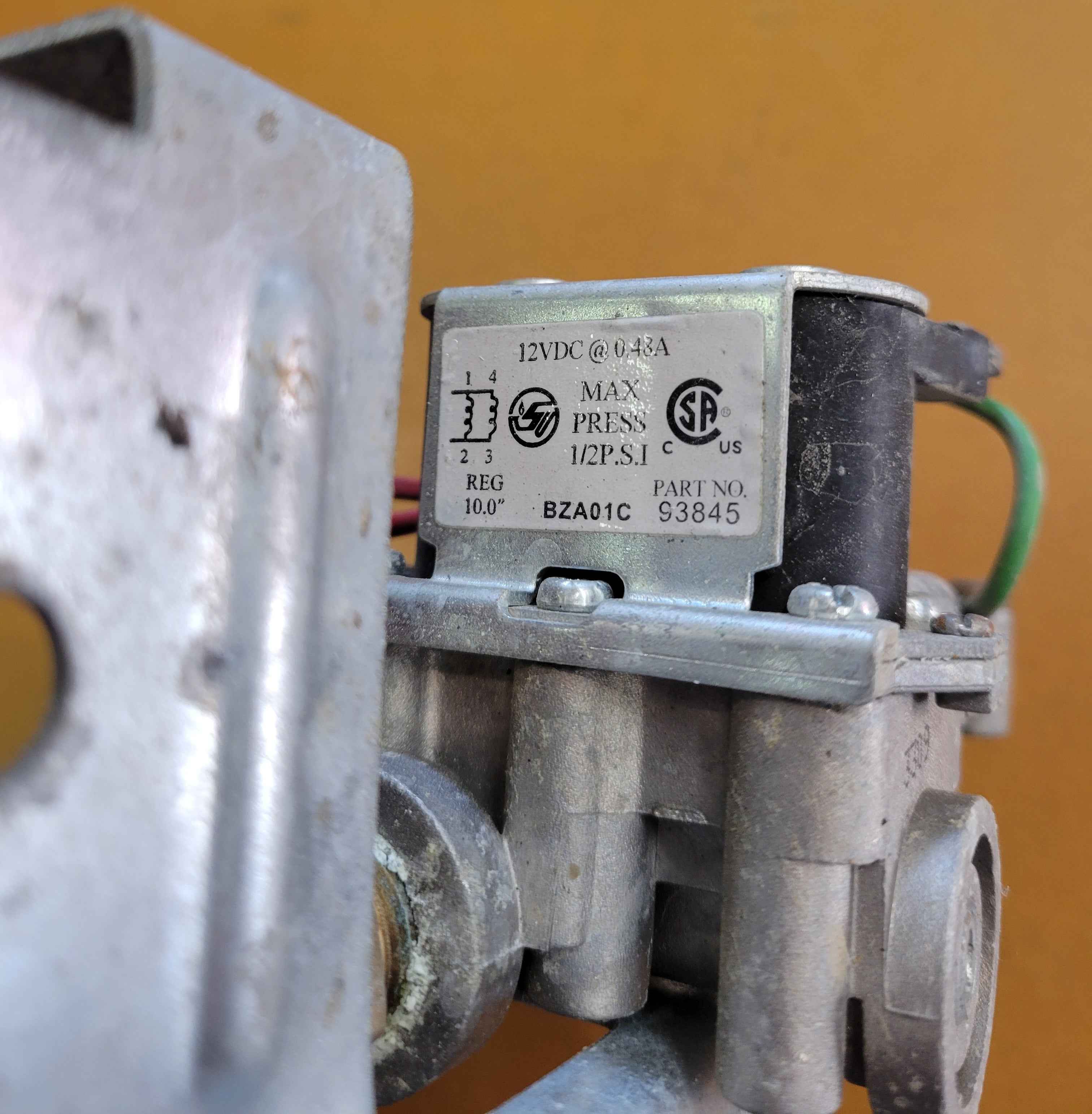 Atwood Gas Valve Burner Assembly with Electrode – 93845