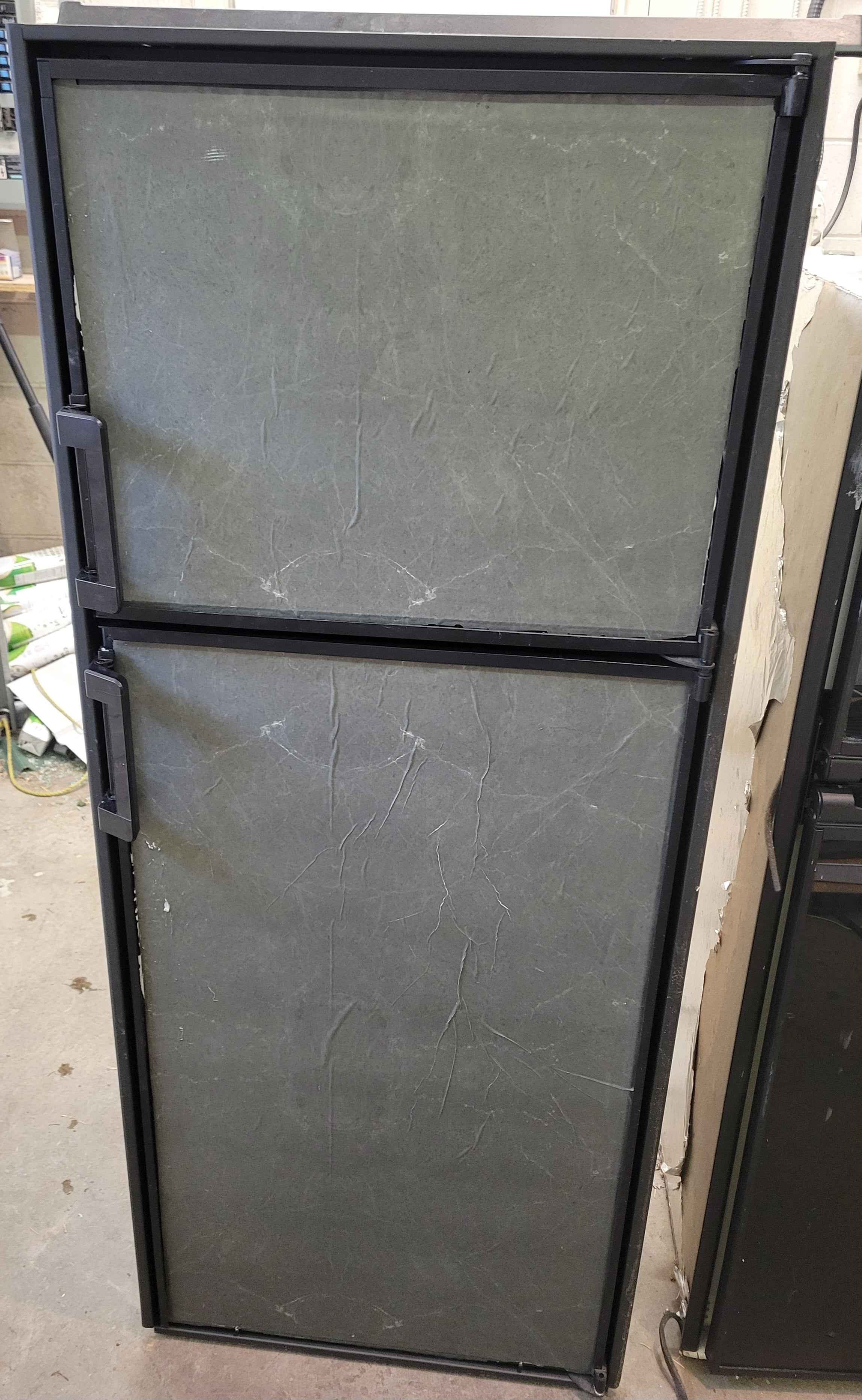 Dometic DM2872 RV Refrigerator – 8 cu ft – Propane & Electric