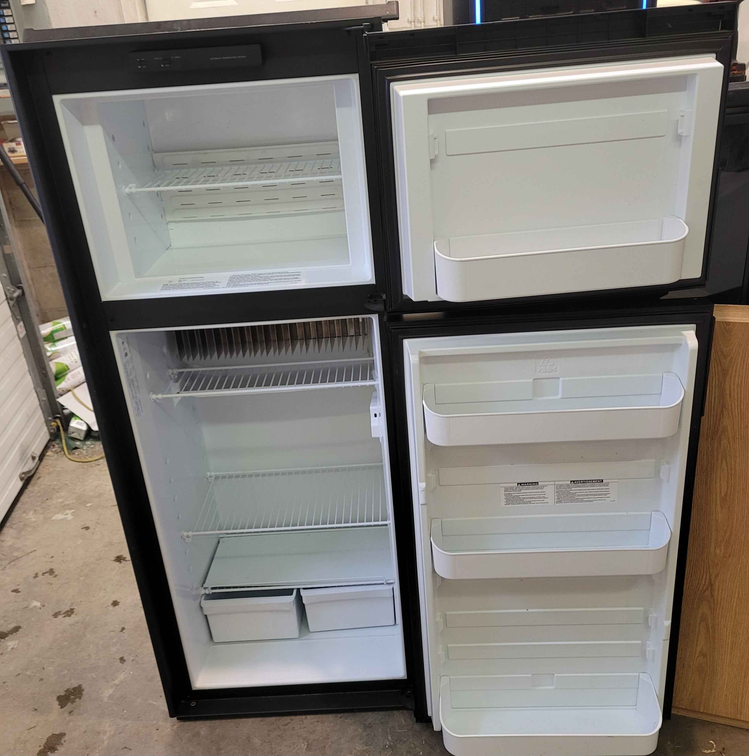 Dometic DM2872 RV Refrigerator – 8 cu ft – Propane & Electric