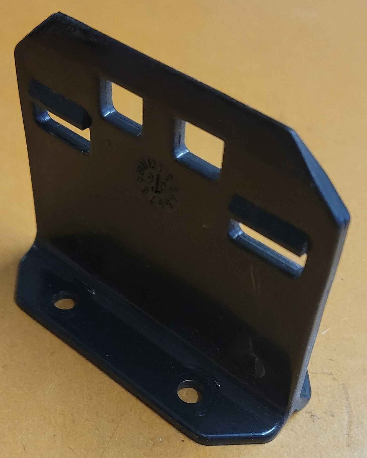 Norcold 628473 Strike Plate – for Norcold 1210 / 1211