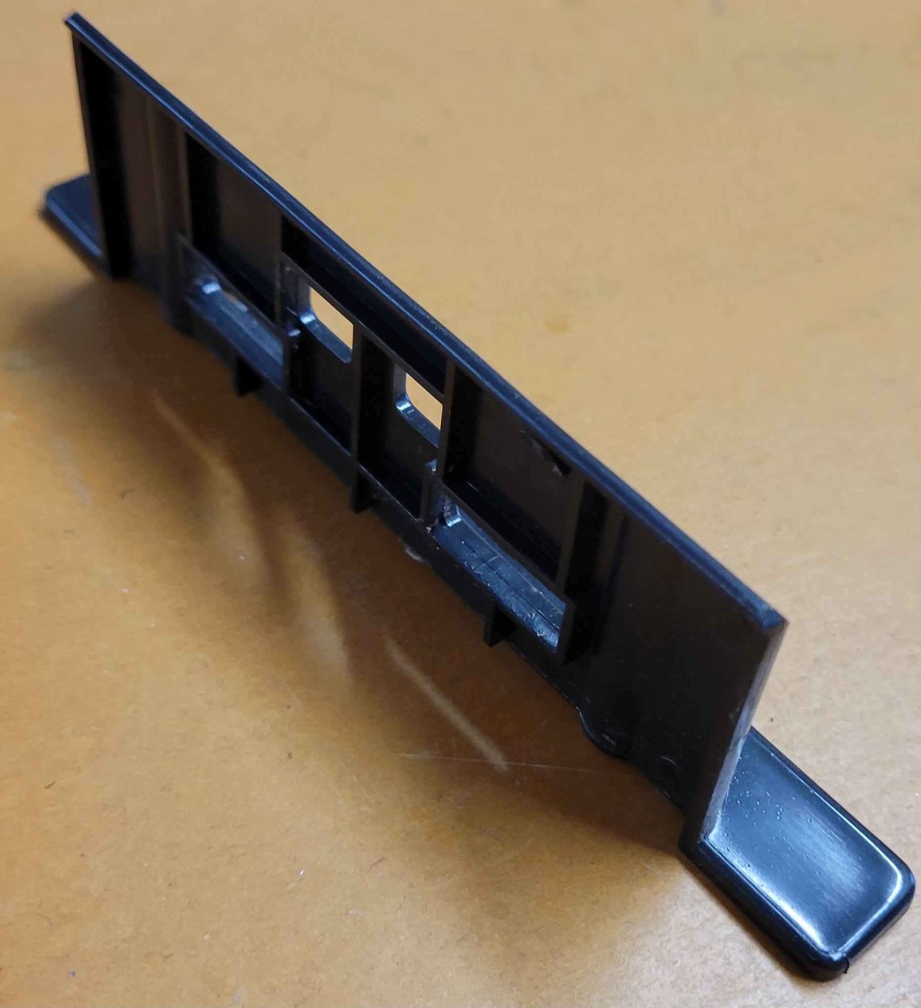 Norcold Fridge Hinge Door Strike Plate – 618167