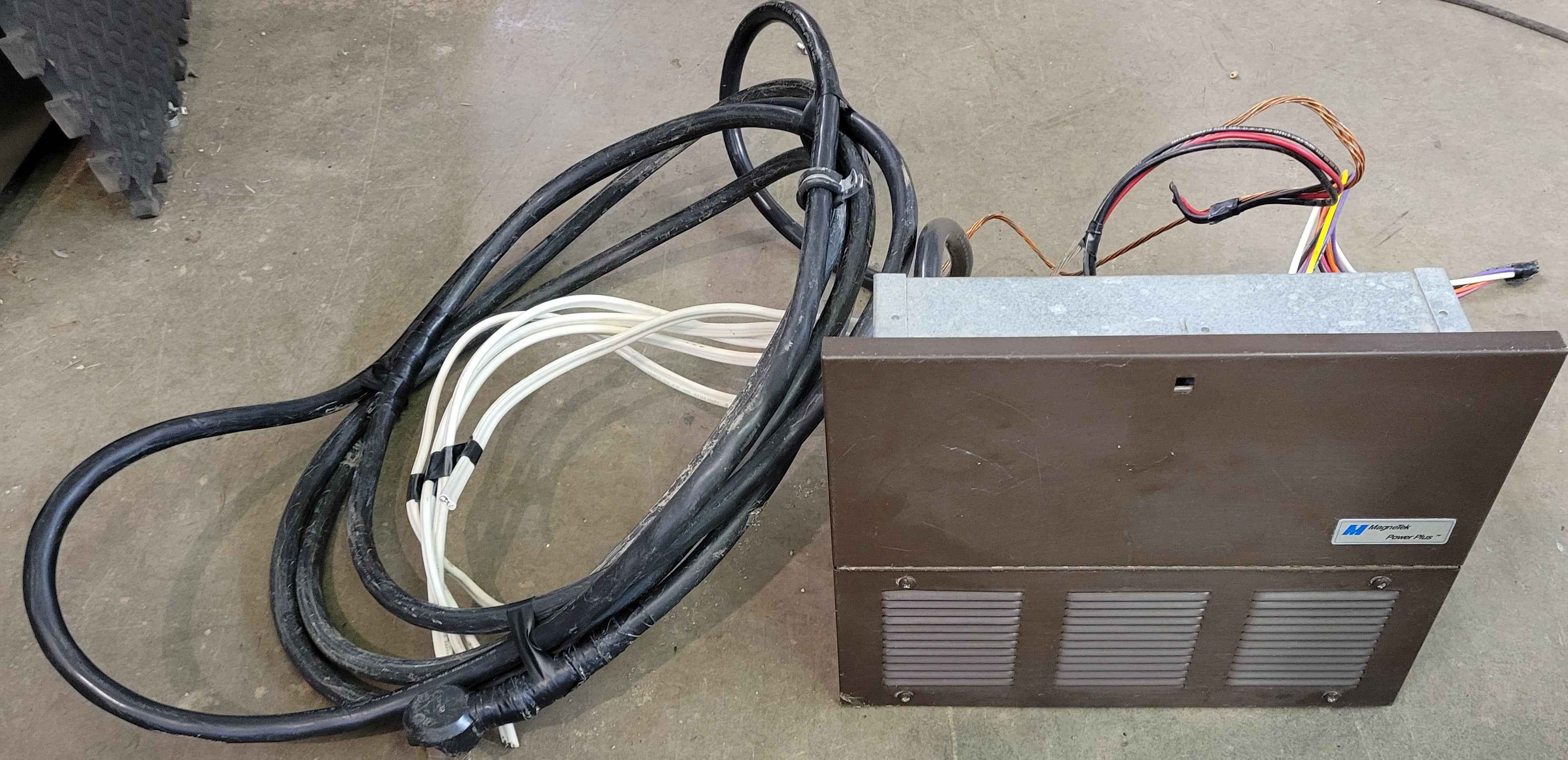 Magnetek 25 Amp RV Power Converter