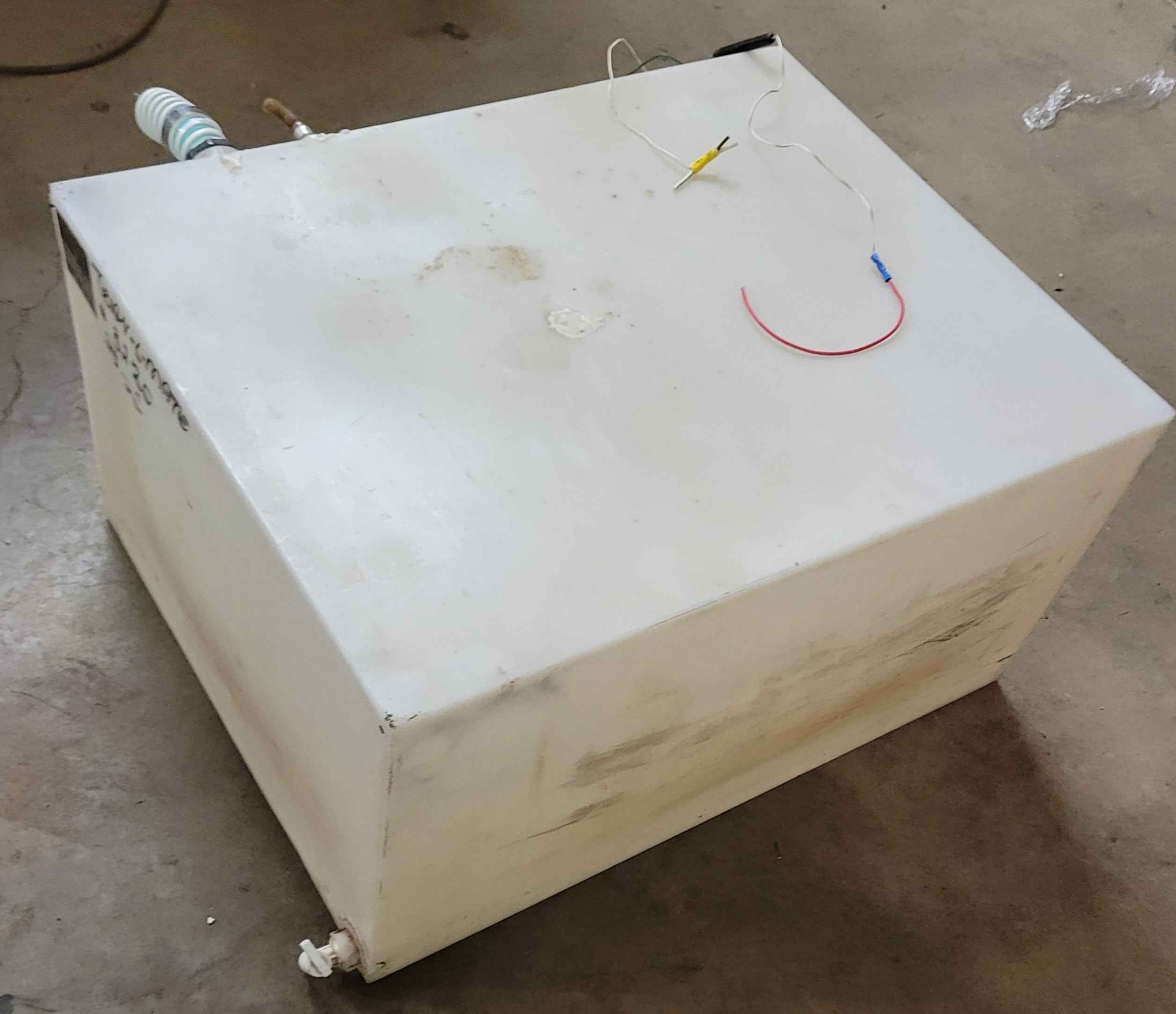 32 Gallon RV Fresh Water Holding Tank – Used | 27" x 21" x 14"
