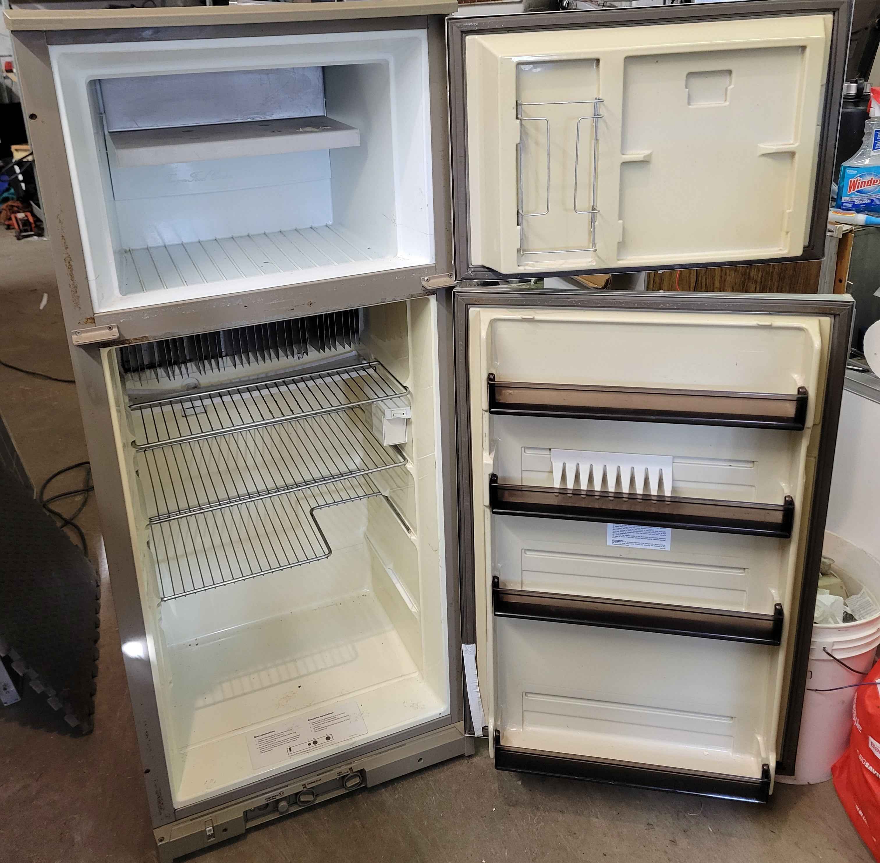 Dometic RM2801 RV Refrigerator – Propane & 110V Electric