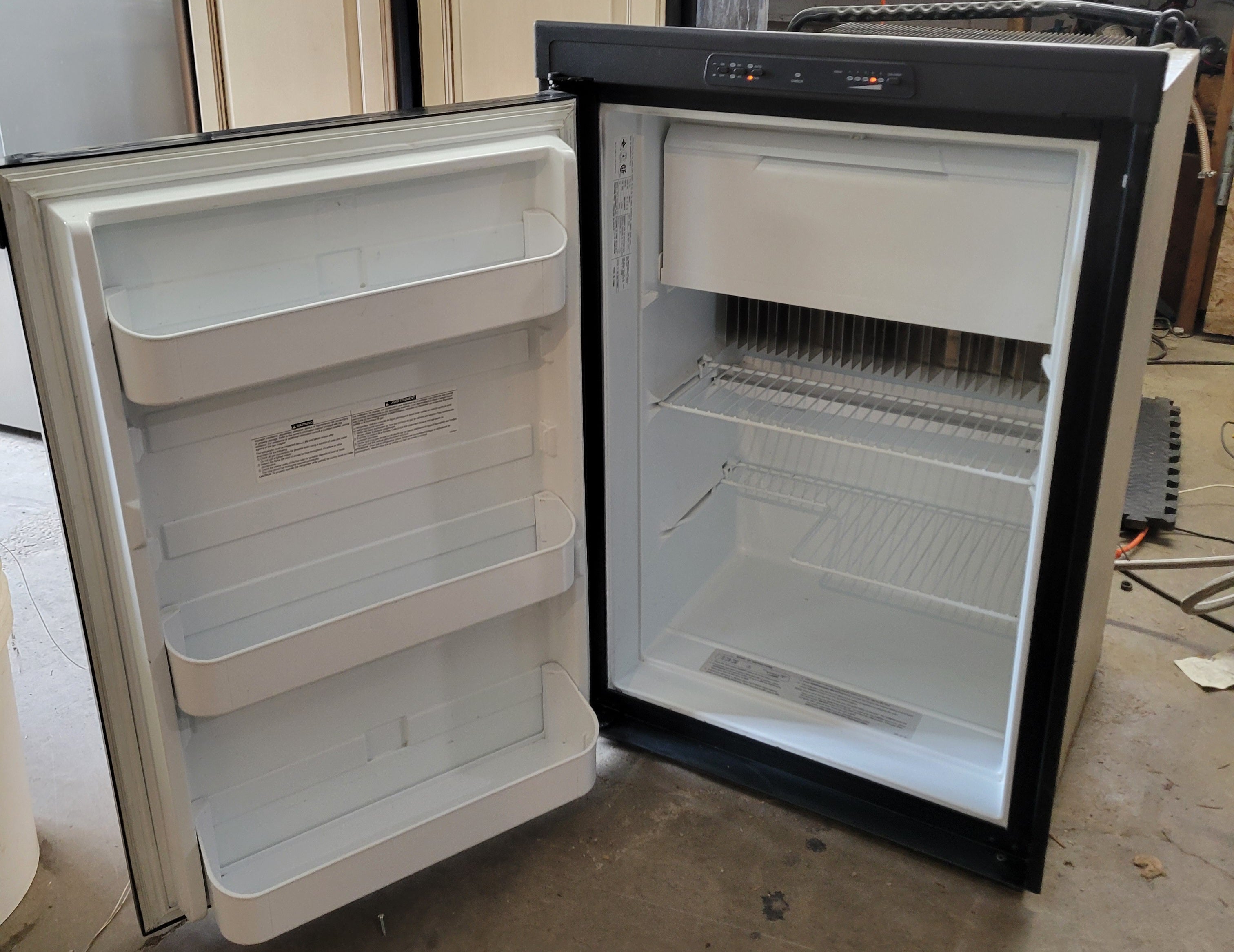 Dometic RM2454 3-Way RV Refrigerator – Propane / 110V / 12V