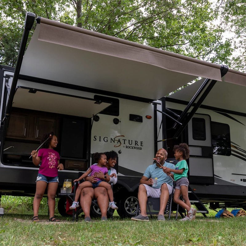 Serrure de porte d'entrée pour camping-car – Lippert 239632 – Blanche, à clé et pêne dormant